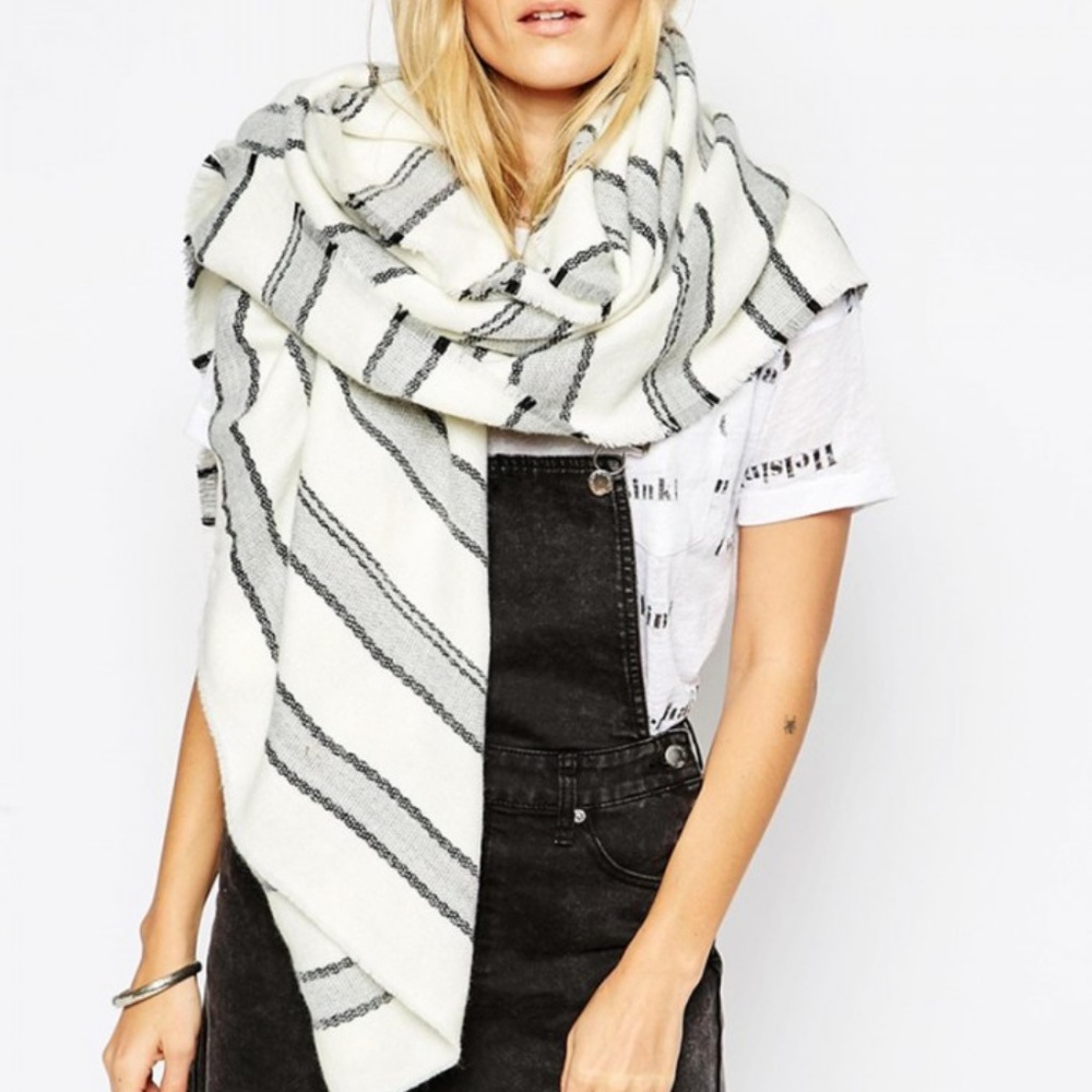 ASOS Collection gray & white striped blanket scarf - Picture 5 of 5